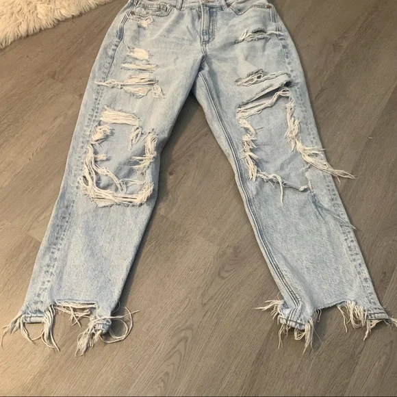 🚨SOLD🚨American Eagle AE Ripped Mom Jean 6 - Picture 7 of 12
